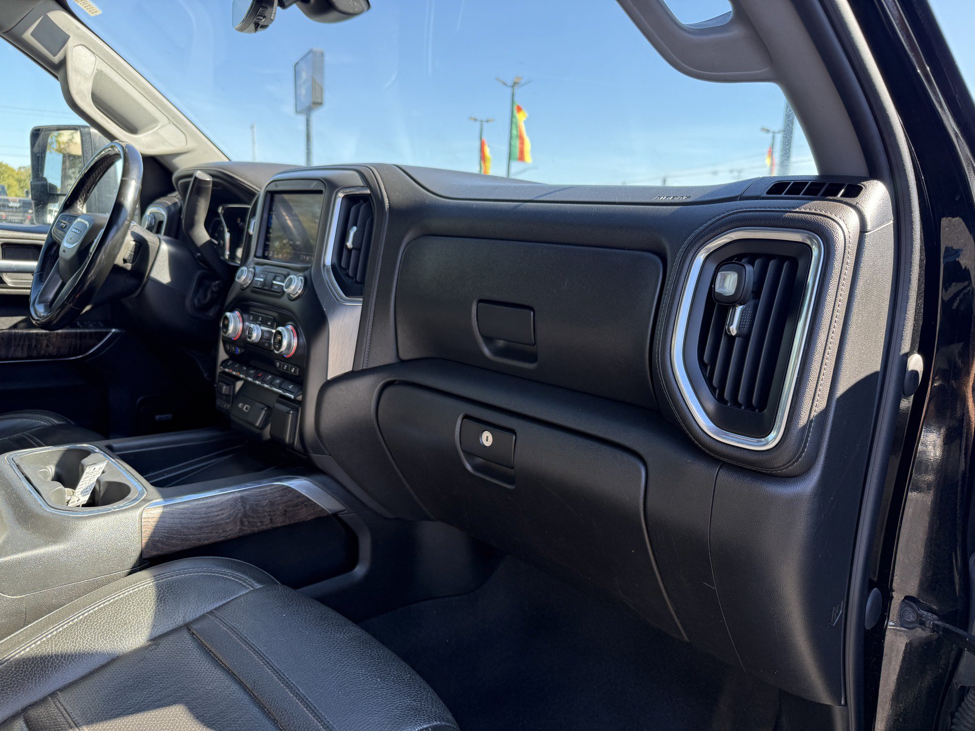Used 2023 GMC Sierra 3500 Denali w/ Denali Ultimate Package AWD/4WD image 26