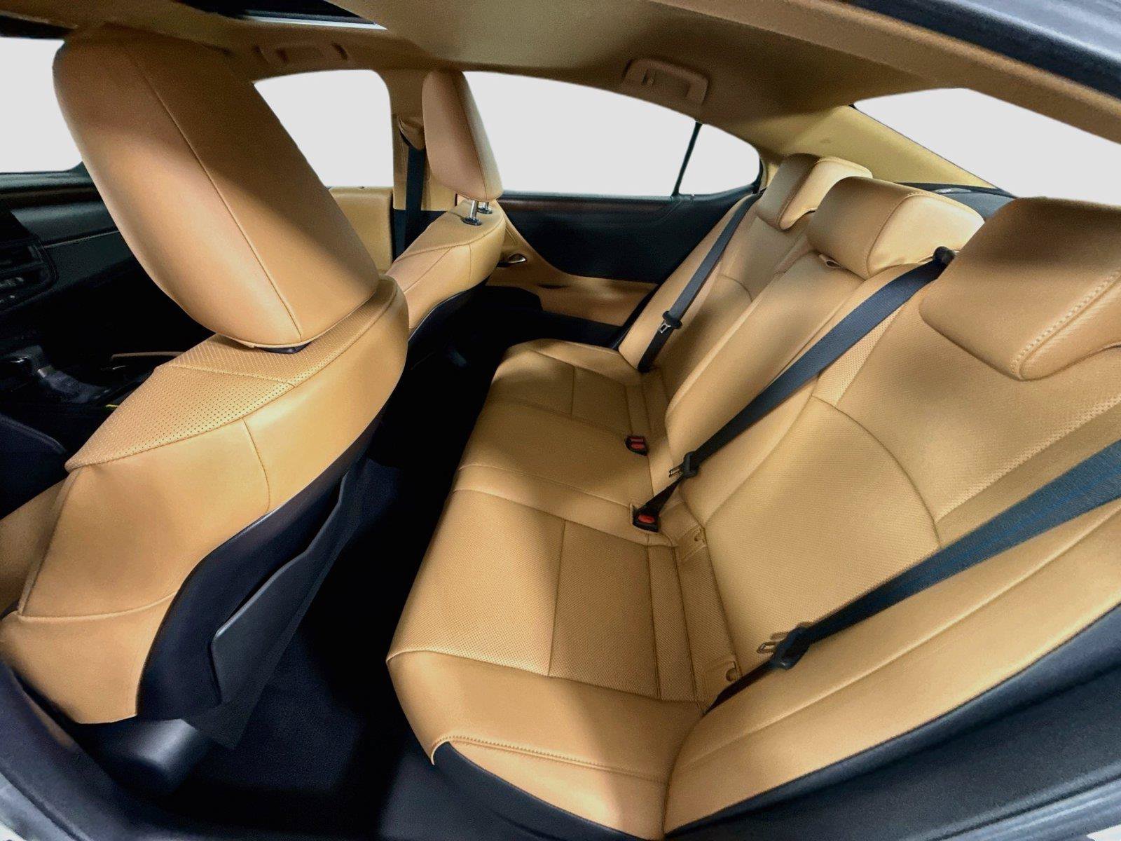 Used 2024 Lexus ES 300h w/ Premium Package FWD image 22