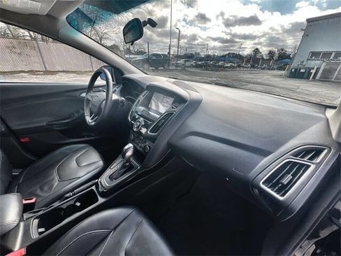 Used 2017 Ford Focus Titanium image 27