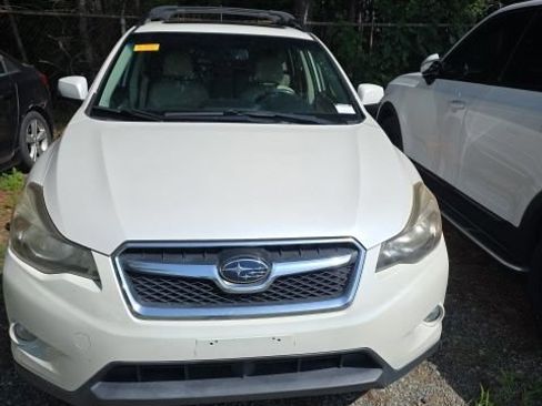 Used 2014 Subaru Crosstrek Touring w/ Popular Package #2 AWD/4WD image 2