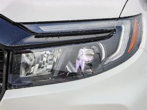 Used 2025 Honda Ridgeline Black Edition image 12