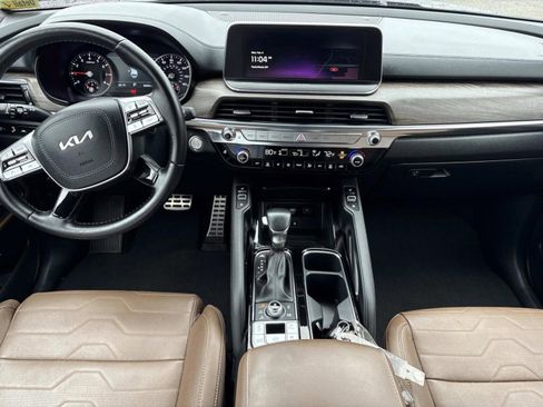 Used 2022 Kia Telluride SX w/ SX Prestige Package image 11