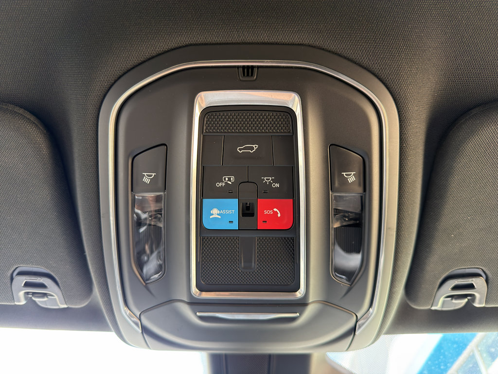 Used 2025 Jeep Wagoneer Series II AWD/4WD image 17