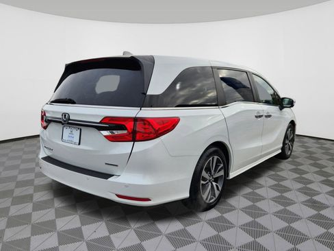 Certified 2022 Honda Odyssey Touring image 4