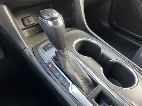 Used 2018 Chevrolet Equinox LT image 22