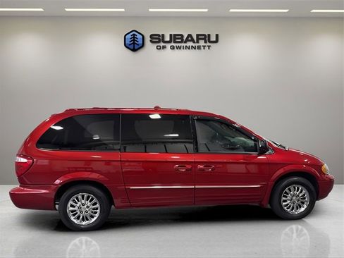 Used 2003 Chrysler Town & Country Limited image 6