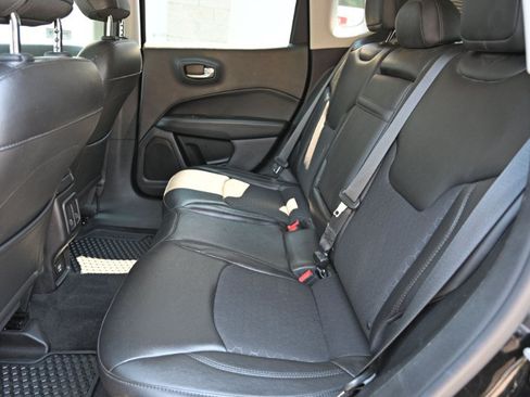Used 2018 Jeep Compass Latitude AWD/4WD image 14