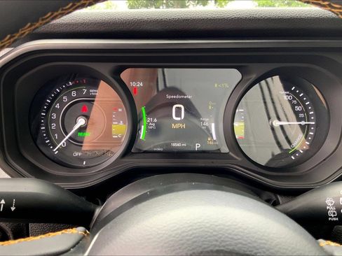 Certified 2024 Jeep Wrangler Unlimited AWD/4WD image 22