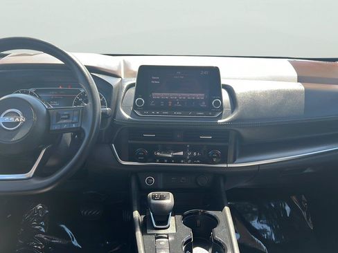 Used 2023 Nissan Rogue SV FWD image 10