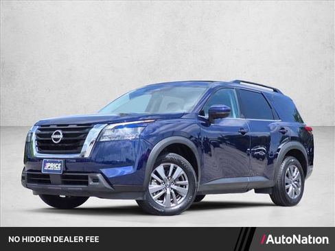 Used 2025 Nissan Pathfinder SV FWD image 1