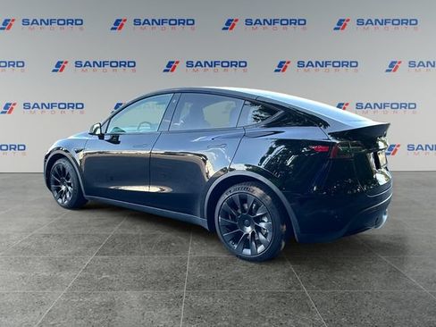 Used 2021 Tesla Model Y Long Range AWD/4WD image 3