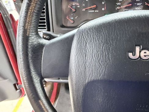 Used 2005 Jeep Wrangler Unlimited AWD/4WD image 35