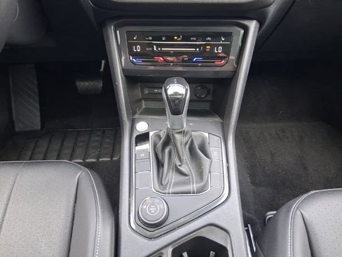 Used 2023 Volkswagen Tiguan SE AWD/4WD image 23