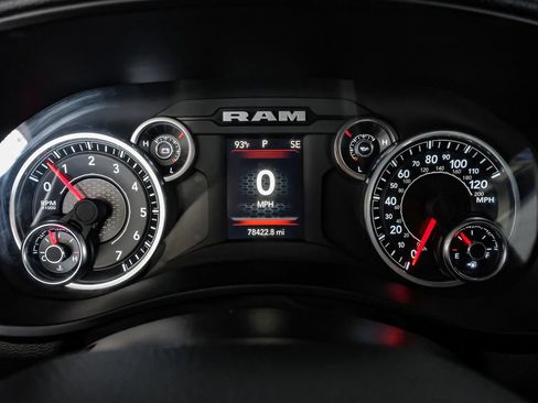 Used 2024 RAM 2500 Big Horn AWD/4WD image 17