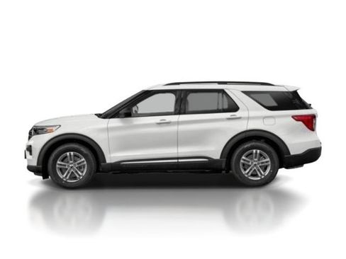Certified 2021 Ford Explorer XLT w/ Equipment Group 202A AWD/4WD image 3