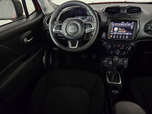 Used 2023 Jeep Renegade Latitude AWD/4WD image 8