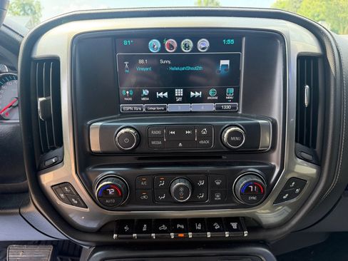Used 2018 Chevrolet Silverado 2500 LTZ AWD/4WD image 24