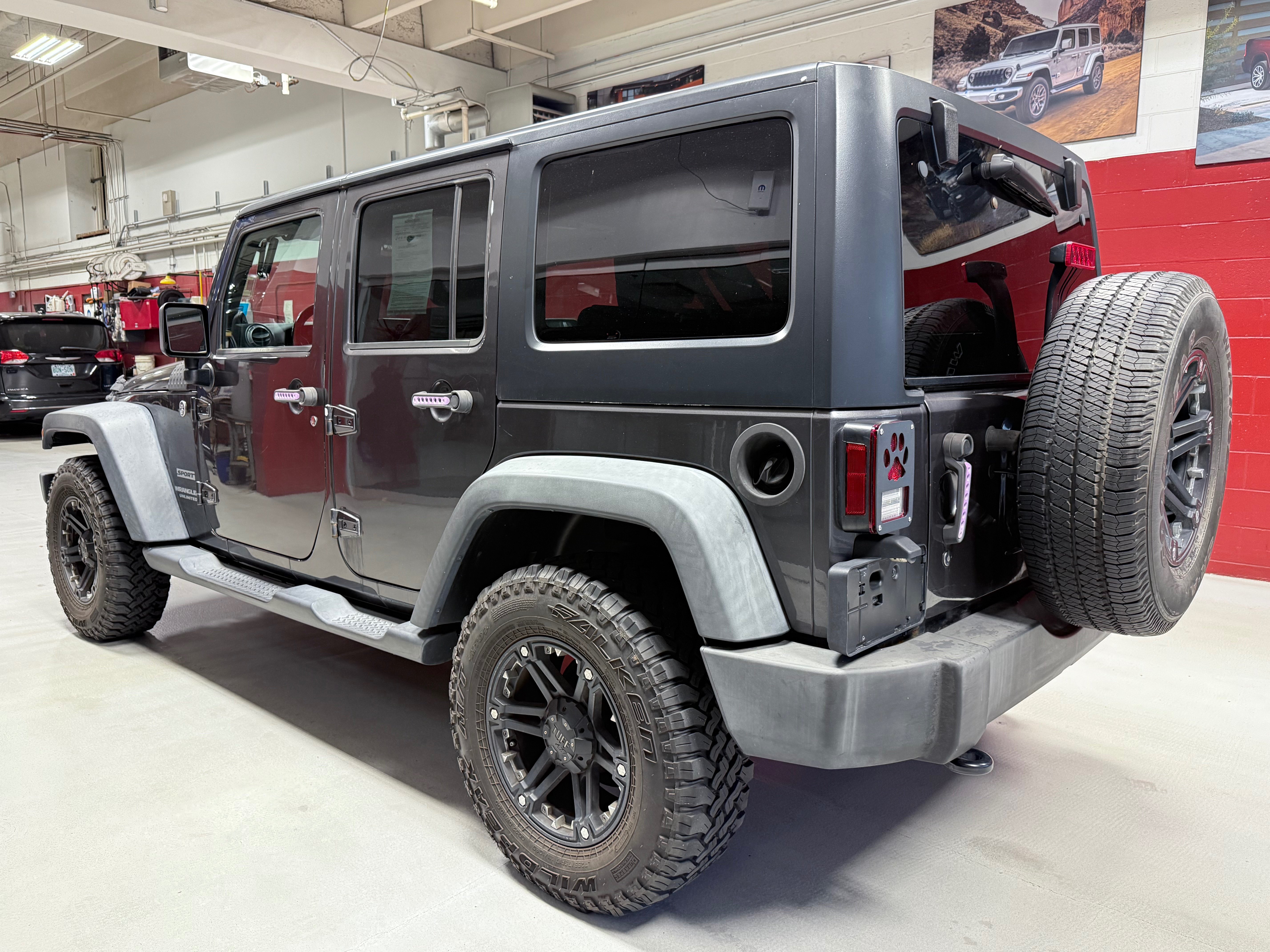 Used 2014 Jeep Wrangler Unlimited Sport w/ Quick Order Package 24S AWD/4WD image 4
