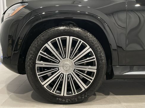 Used 2023 Mercedes-Benz Maybach GLS 600 4MATIC image 7