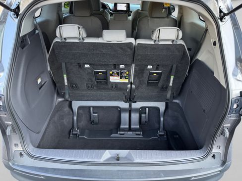 Used 2024 Toyota Sienna LE AWD/4WD image 23
