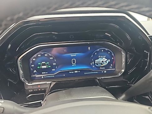 Used 2025 Chevrolet Silverado 2500 High Country w/ Technology Package image 23