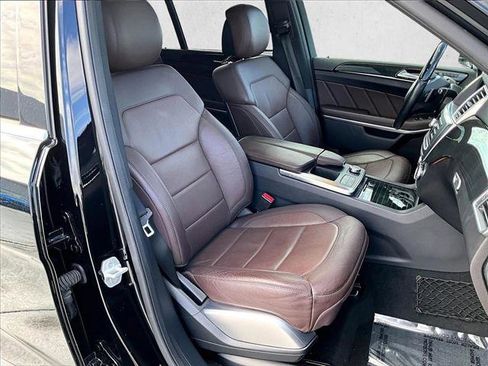 Used 2016 Mercedes-Benz GL 550 GL 550 image 9