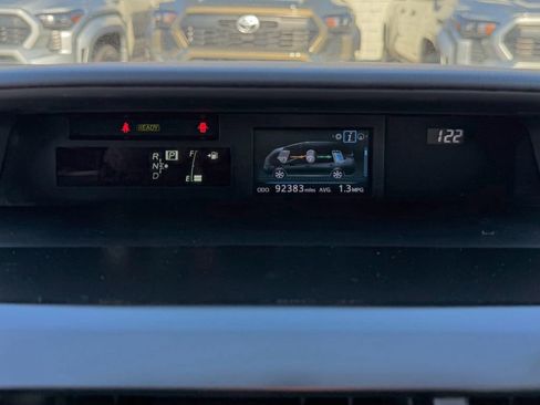 Used 2017 Toyota Prius V Three image 18