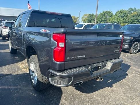 Used 2019 Chevrolet Silverado 1500 Custom w/ Custom Value Package AWD/4WD image 2