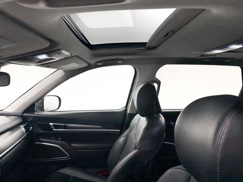 Used 2022 Kia Telluride S image 5