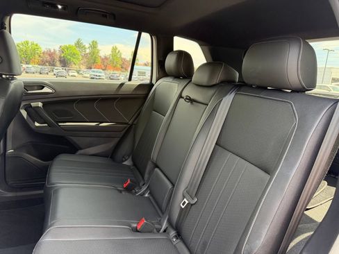 Used 2023 Volkswagen Tiguan SE R-Line AWD/4WD image 31
