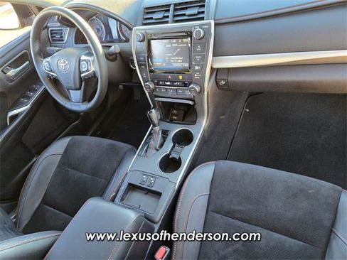 Used 2015 Toyota Camry XSE image 17