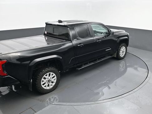 Used 2024 Toyota Tacoma SR5 AWD/4WD image 19