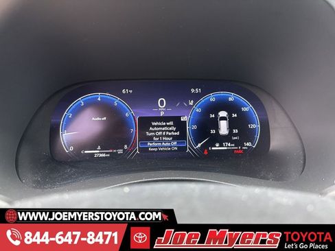 Used 2024 Toyota Highlander Platinum image 3