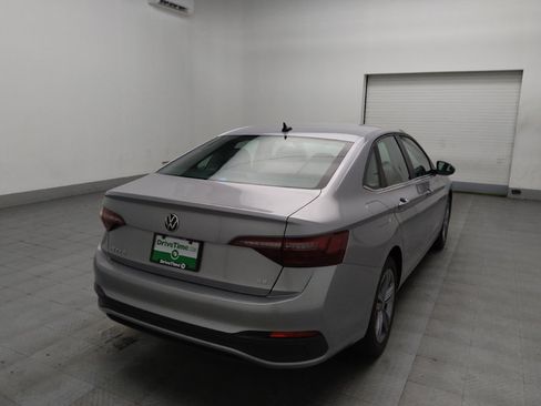 Used 2024 Volkswagen Jetta SE image 9