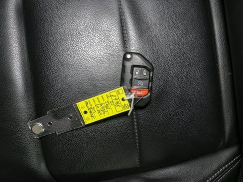 Used 2021 Jeep Wrangler Unlimited Sahara w/ Cold Weather Group image 39