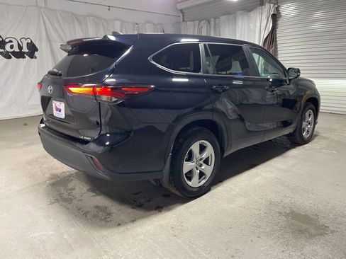 Used 2024 Toyota Highlander XLE image 7