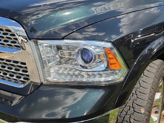 Used 2017 RAM 1500 Laramie w/ Convenience Group AWD/4WD image 9