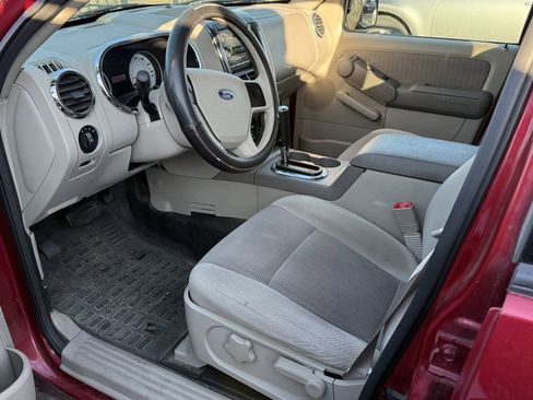 Used 2007 Ford Explorer Sport Trac XLT AWD/4WD image 3