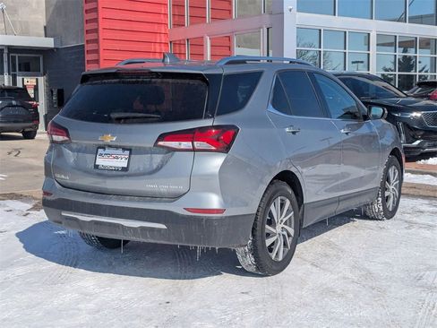 Used 2024 Chevrolet Equinox Premier image 3