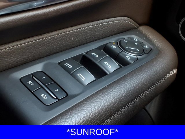 Used 2023 GMC Yukon Denali w/ Denali Reserve Package RWD image 20