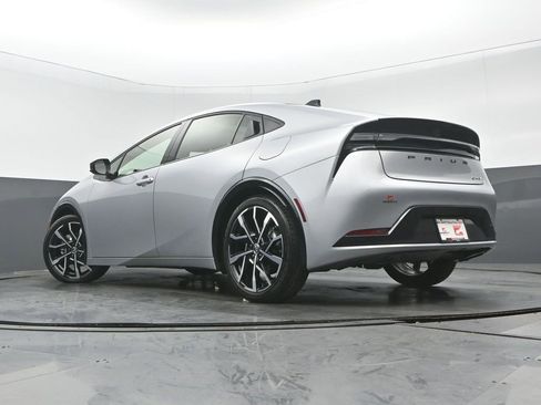 Used 2025 Toyota Prius Plug-In Hybrid image 27