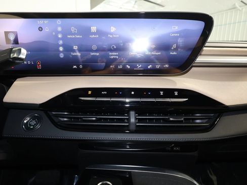 Certified 2026 Buick Enclave Preferred w/ Power Package FWD image 18