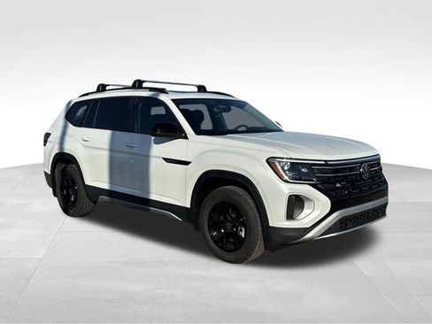New 2026 Volkswagen Atlas Peak Edition AWD/4WD image 7