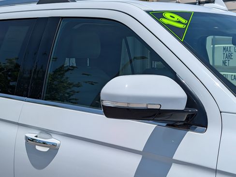 Used 2019 Ford Expedition Limited RWD image 10