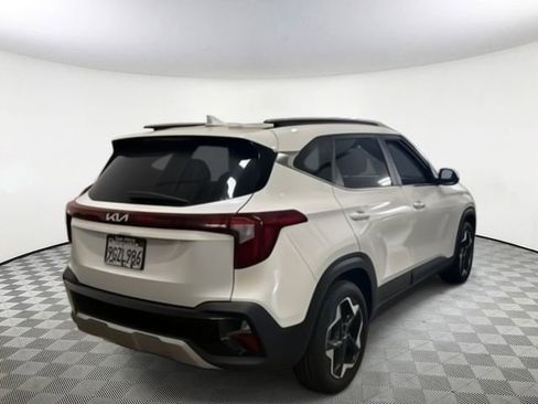 Certified 2024 Kia Seltos EX image 3