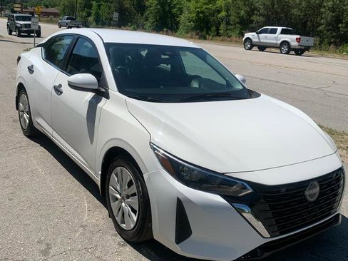 Used 2024 Nissan Sentra S FWD image 3