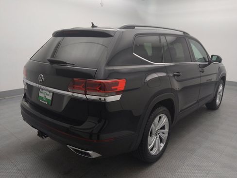 Used 2021 Volkswagen Atlas SE w/ Towing Package FWD image 9