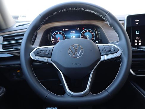 New 2026 Volkswagen Atlas SE image 13