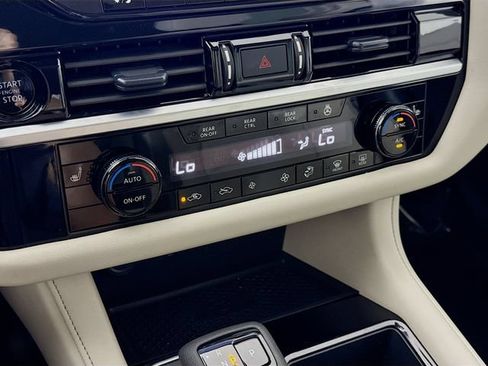 Used 2025 Nissan Pathfinder SL w/ Cargo Package AWD/4WD image 16