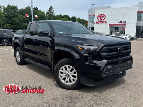 Used 2025 Toyota Tacoma SR5 AWD/4WD image 1